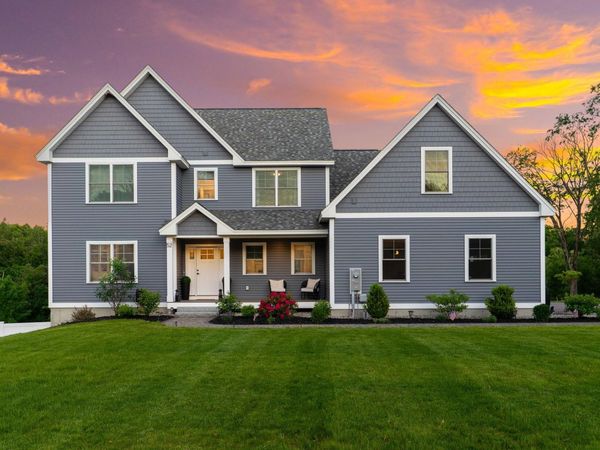52 Stonehenge Road, Londonderry, NH 03053