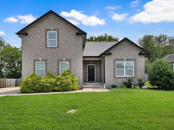 987 Promenade Dr, Adams, TN 37010