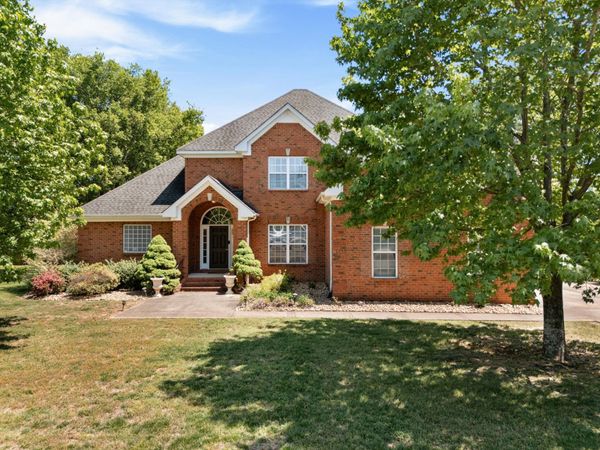2240 Westwood Dr N, Murfreesboro, TN 37130