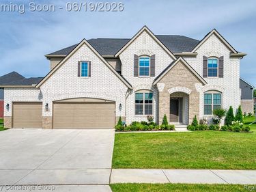 2165 MEMORIAL Lane, Rochester Hills, MI 48307
