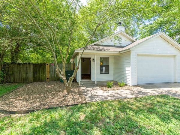 559 S Ray Avenue, Fayetteville, AR 72701