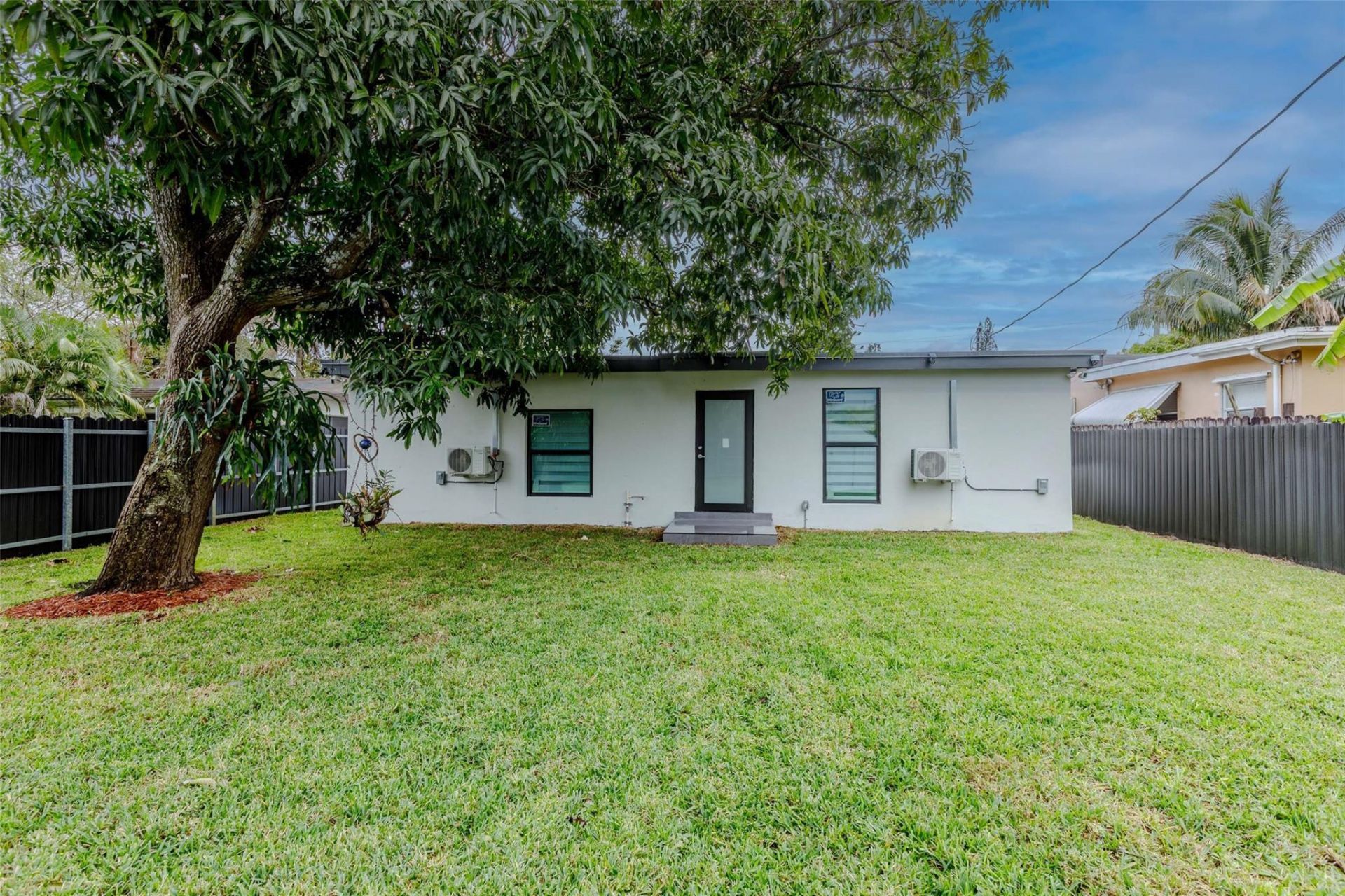 2633 NW Taft Street, Hollywood, FL 33020 Photo