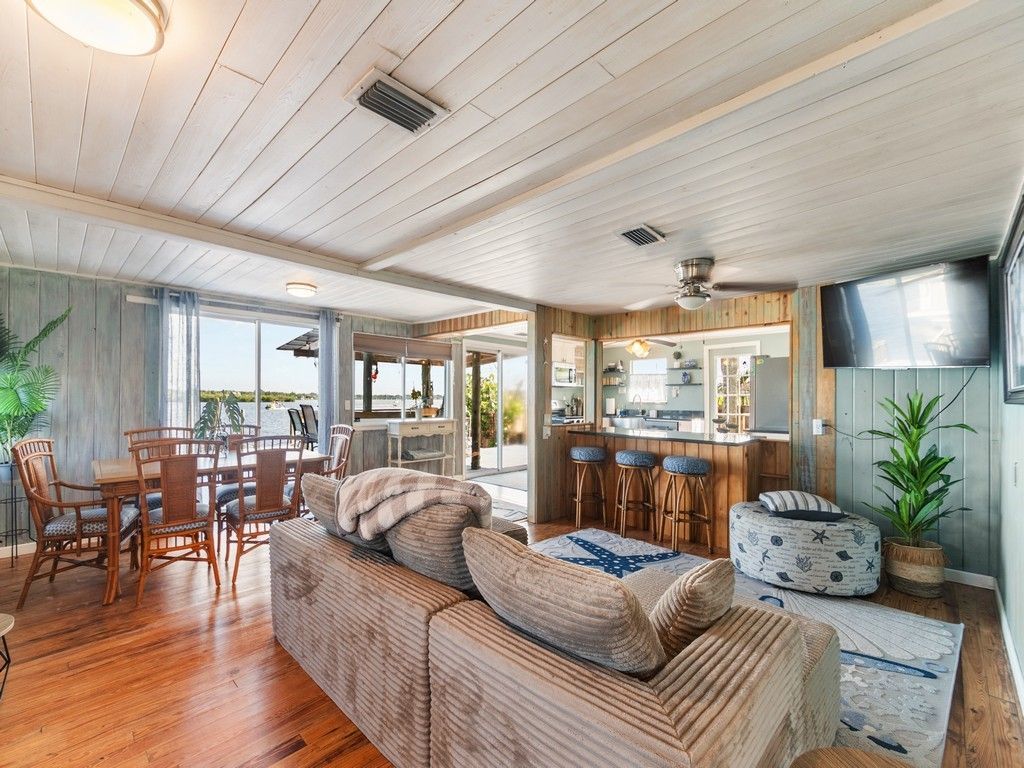 3965 Canal Drive, Sebastian, FL 32976 Photo