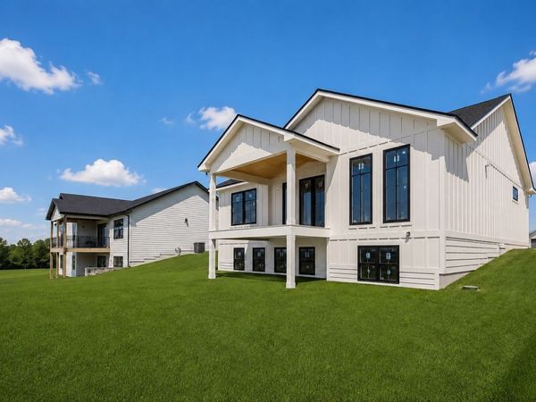 17312 Northview Drive, Urbandale, IA 50323