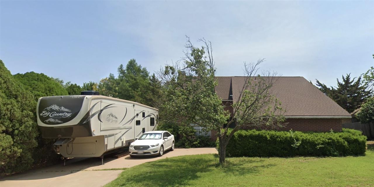 2311 NE Kingsbriar, Lawton, OK 73507 Main Photo