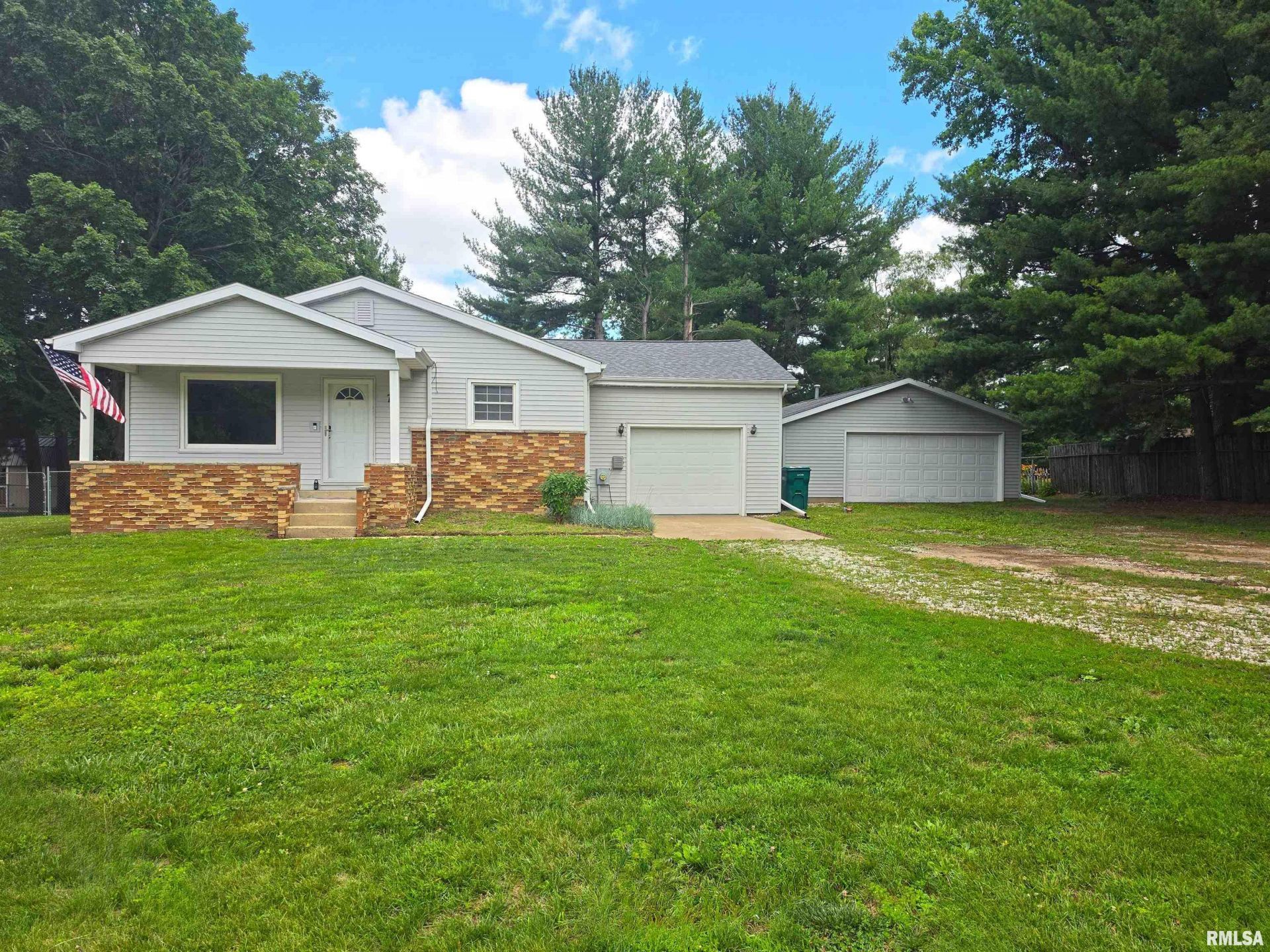 78 S Riverview Drive, East Peoria, IL 61611 Main Photo