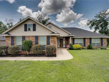 2215 Fernwood Loop, Semmes, AL 36575