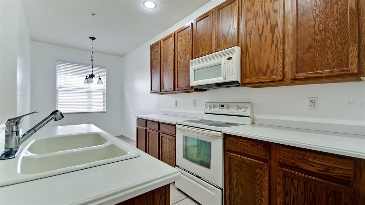3497 Parkridge Circle, Unit 16-102, Sarasota, FL 34243 Photo