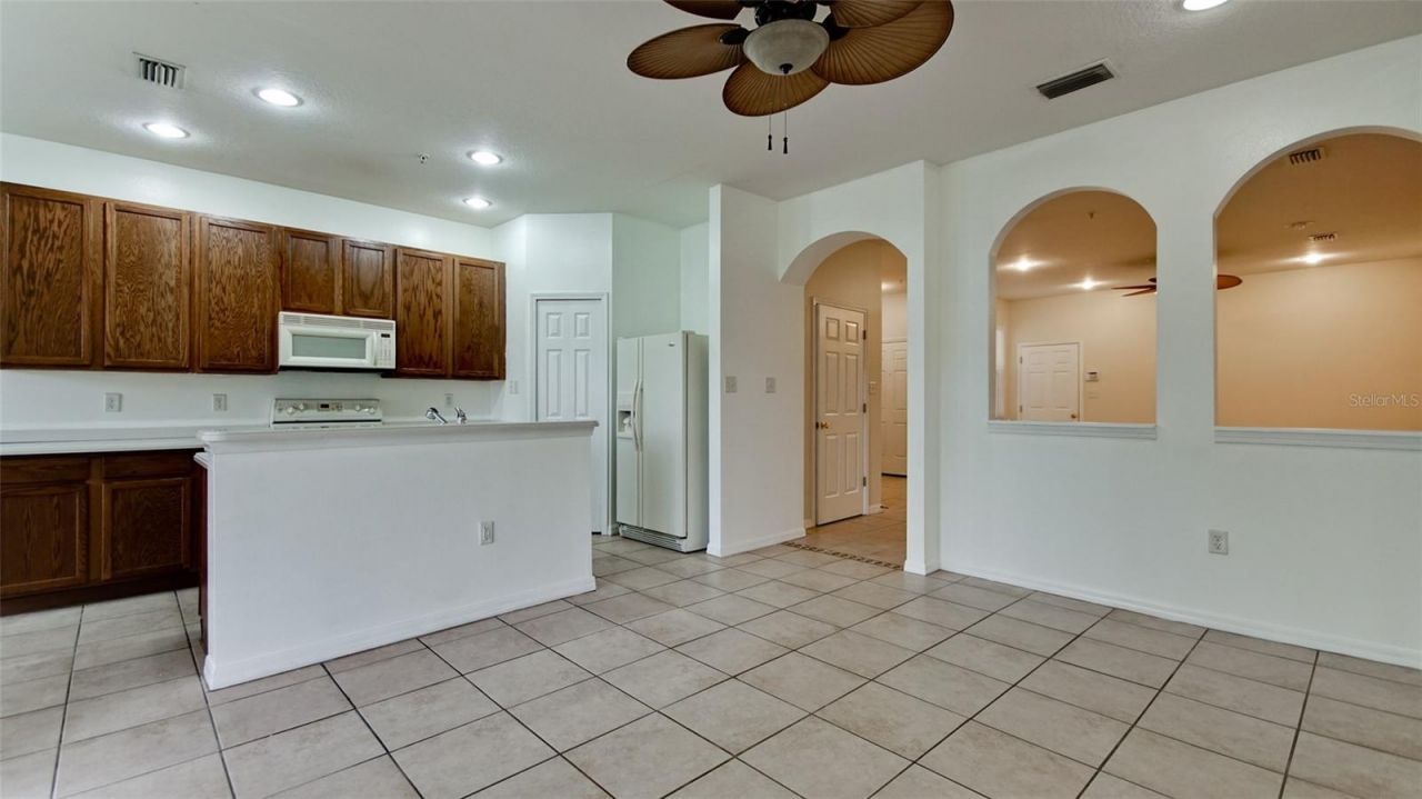 3497 Parkridge Circle, Unit 16-102, Sarasota, FL 34243 Photo