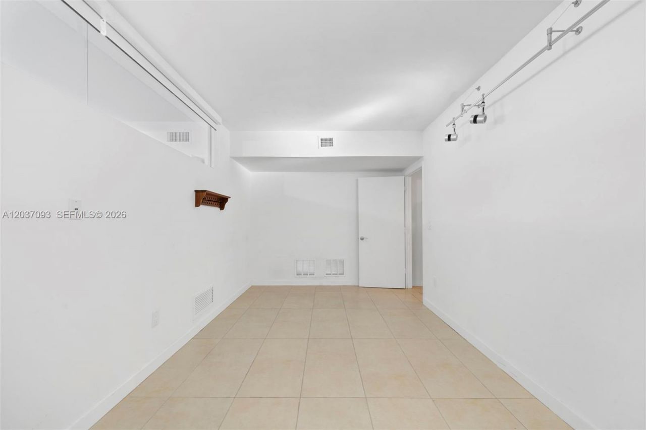 181 Crandon Blvd , Unit 301, Key Biscayne, FL 33149 Photo