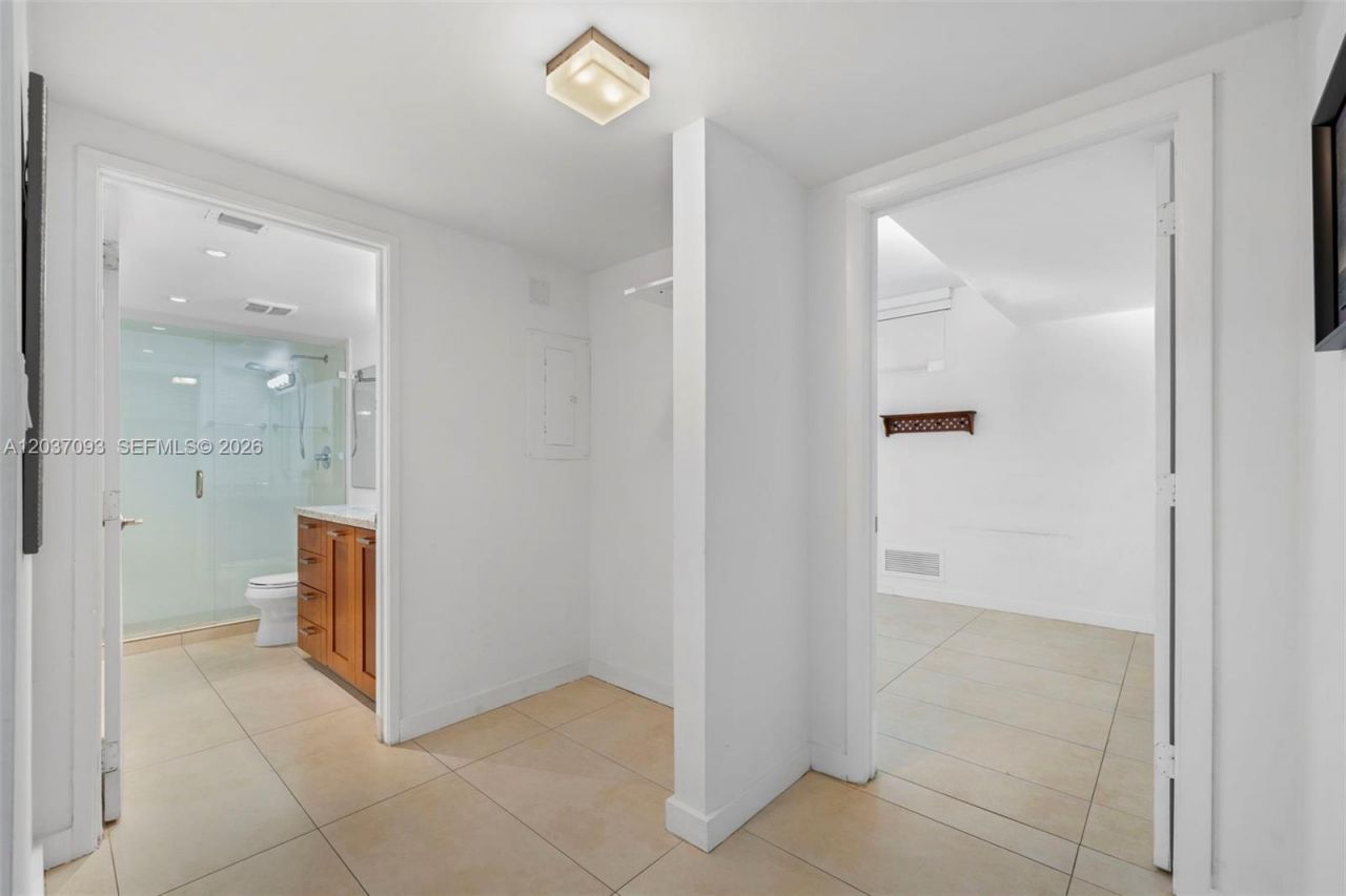 181 Crandon Blvd , Unit 301, Key Biscayne, FL 33149 Photo
