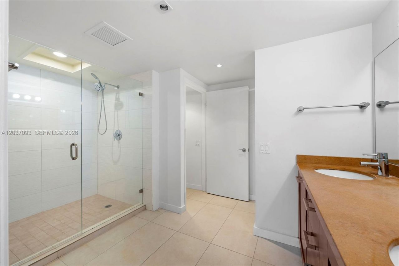 181 Crandon Blvd , Unit 301, Key Biscayne, FL 33149 Photo