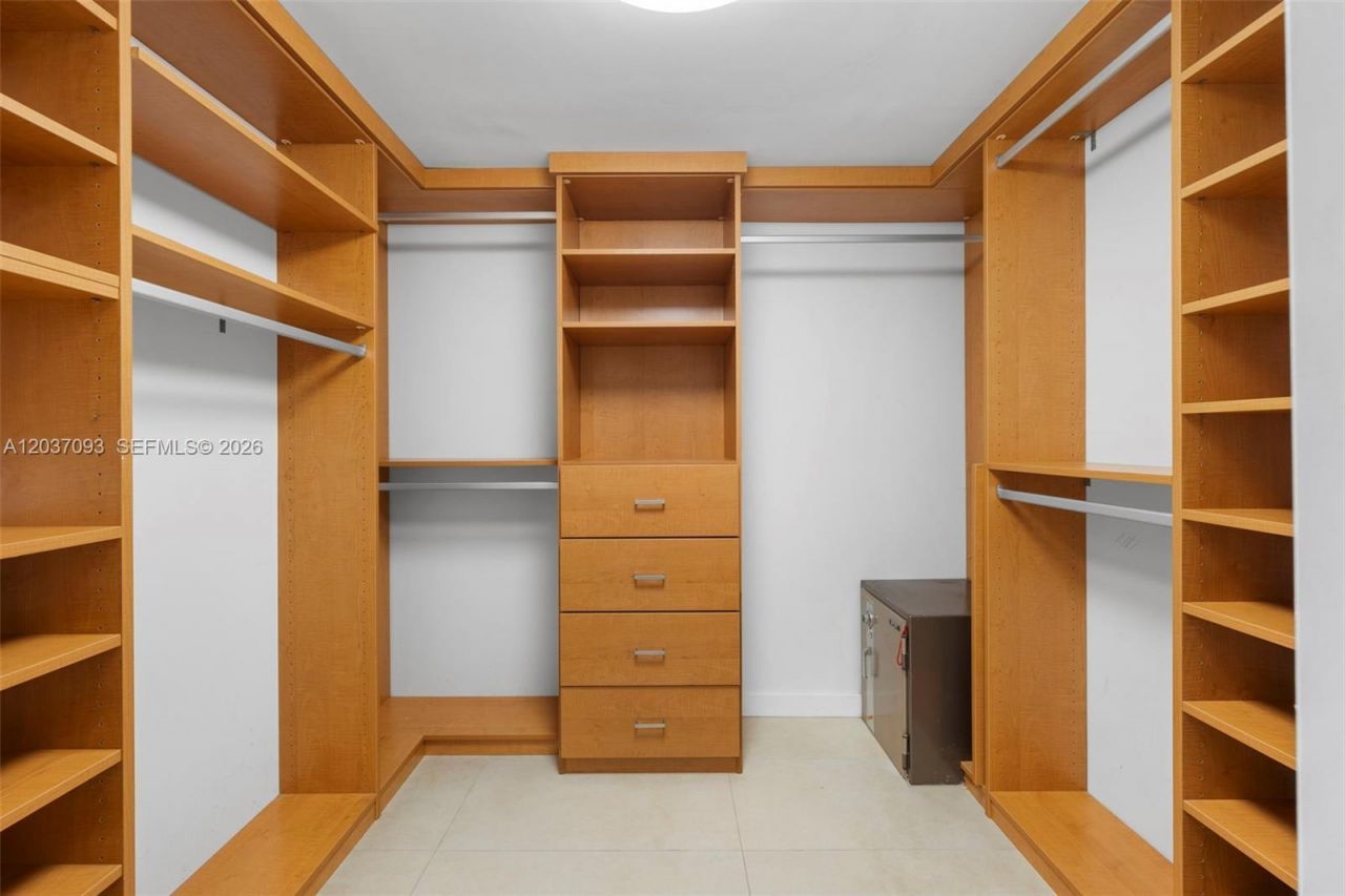 181 Crandon Blvd , Unit 301, Key Biscayne, FL 33149 Photo