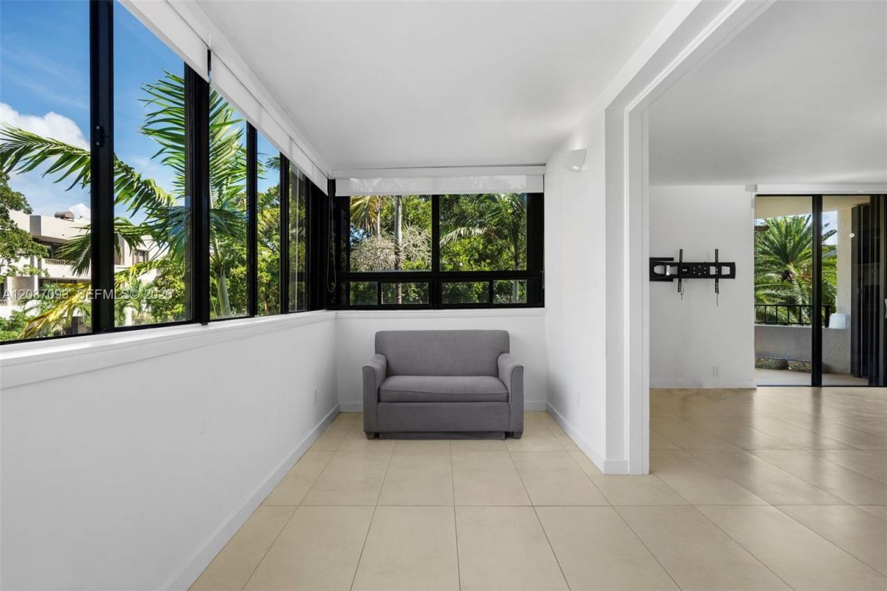 181 Crandon Blvd , Unit 301, Key Biscayne, FL 33149 Photo
