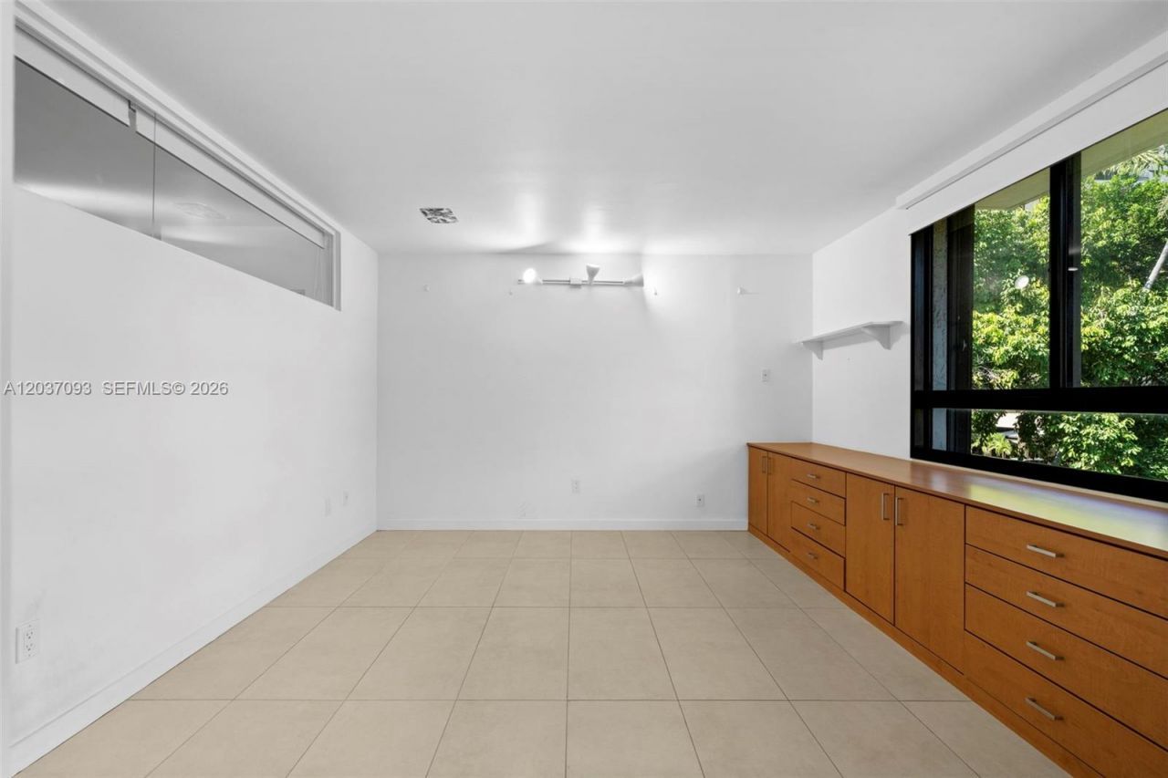 181 Crandon Blvd , Unit 301, Key Biscayne, FL 33149 Photo