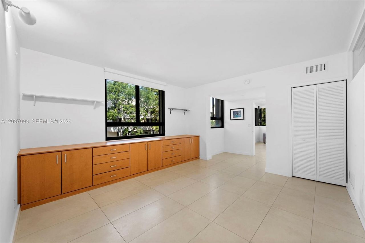 181 Crandon Blvd , Unit 301, Key Biscayne, FL 33149 Photo
