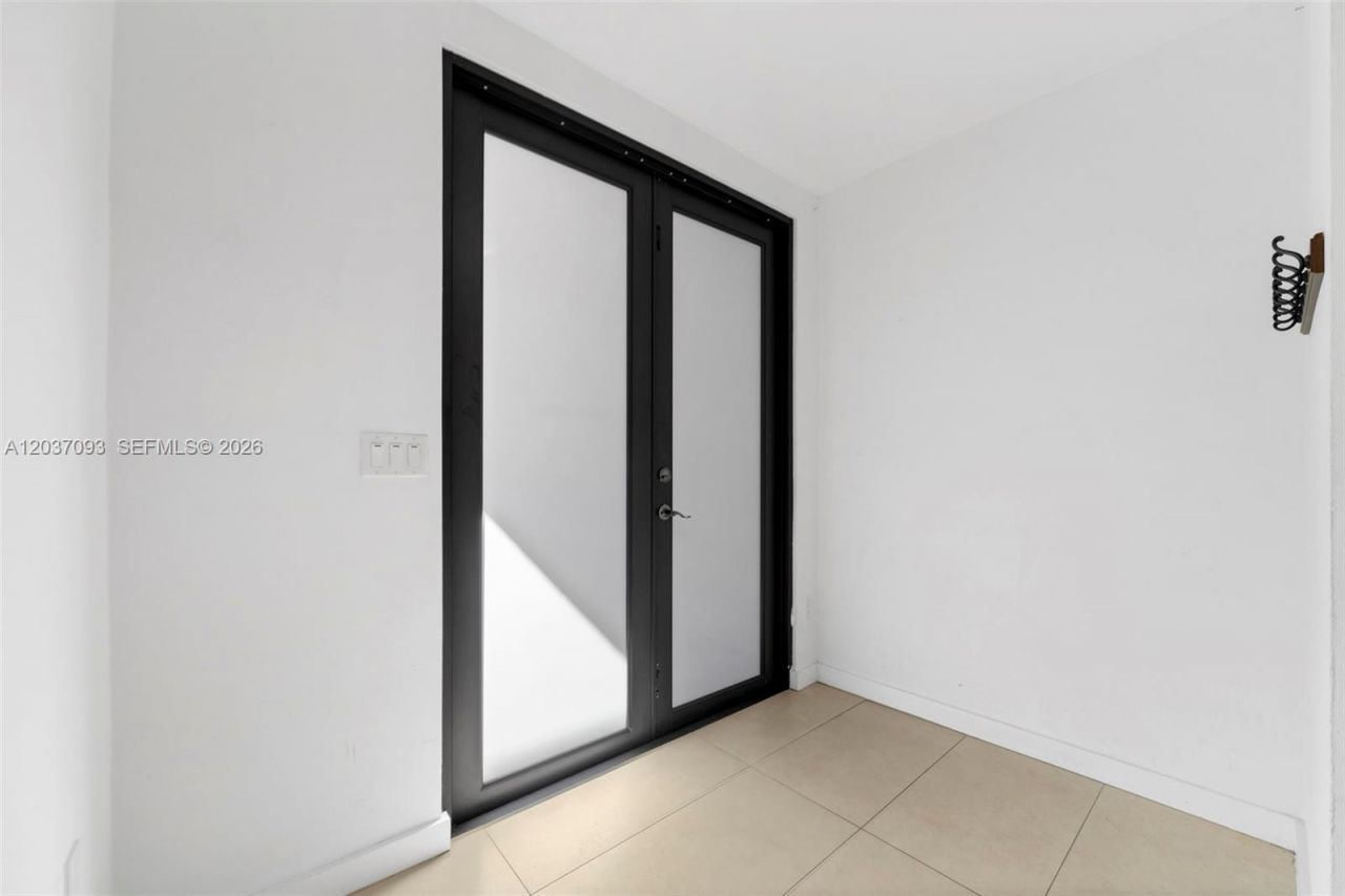 181 Crandon Blvd , Unit 301, Key Biscayne, FL 33149 Photo