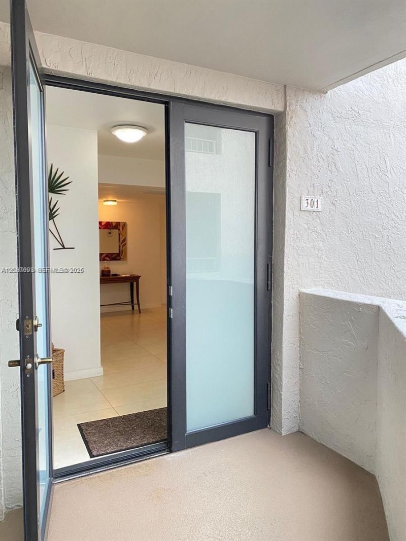 181 Crandon Blvd , Unit 301, Key Biscayne, FL 33149 Photo