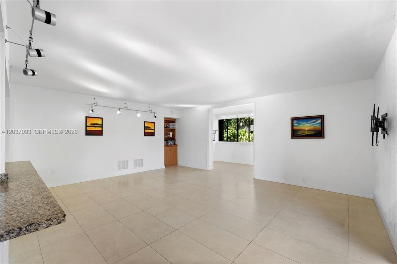 181 Crandon Blvd , Unit 301, Key Biscayne, FL 33149 Photo