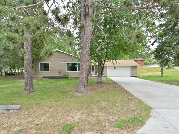 1025 SW 5th Street, Grand Rapids, MN 55744