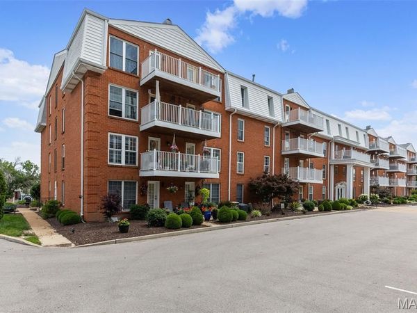 14443 Bantry Lane, Unit 33, Chesterfield, MO 63017