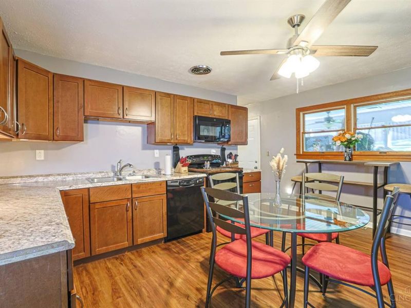 2693 Merriway Lane, Cincinnati, OH 45231 Photo 8