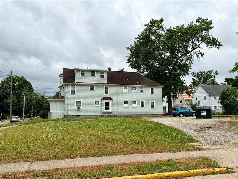 246 5th Street NW, Barberton, OH 44203 Photo 2