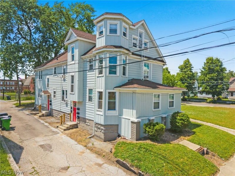 246 5th Street NW, Barberton, OH 44203 Photo 4