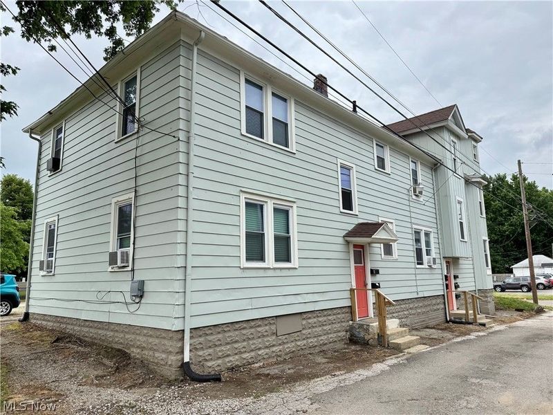 246 5th Street NW, Barberton, OH 44203 Photo 4