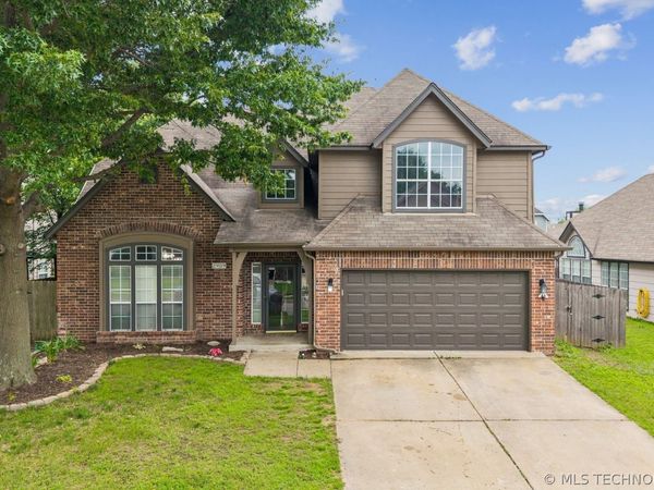 2909 W Oakland Street , Broken Arrow, OK 74012