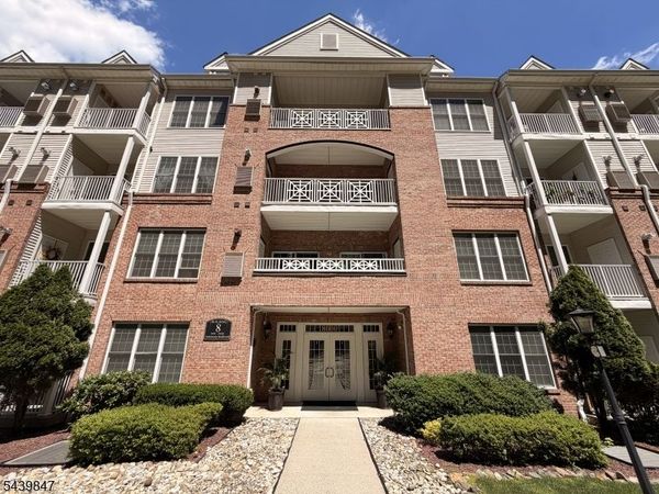 8105 Sanctuary Blvd, Unit 105, Riverdale, NJ 07457