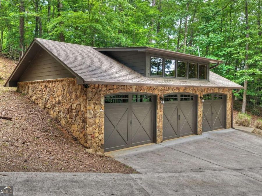 Property Image 100