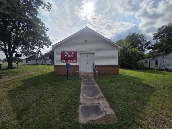 1005 N Porter St , Stuttgart, AR 72160