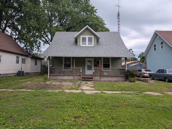 2608 SHELBY Avenue, Mattoon, IL 61938