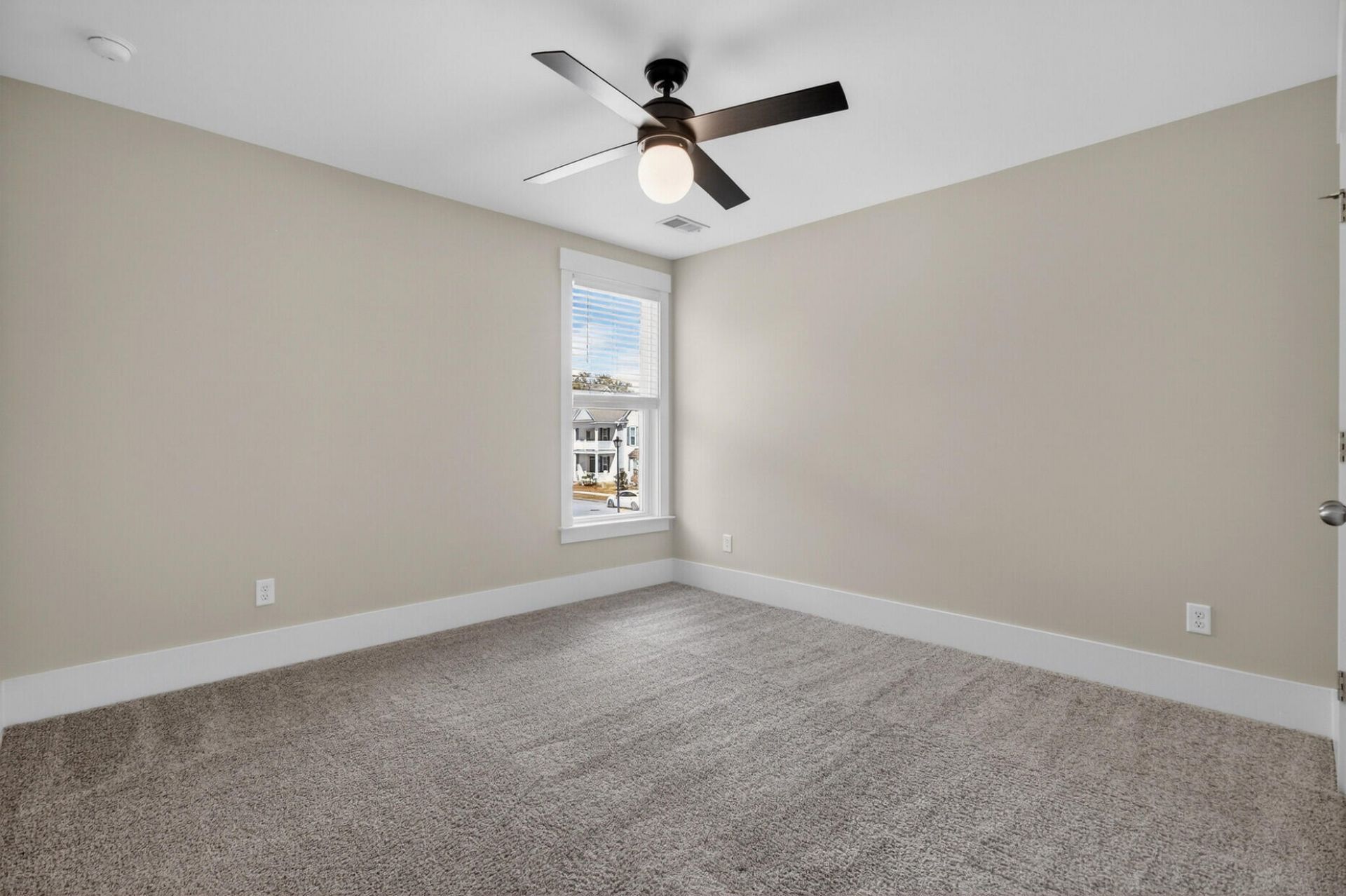 2081 Utsey Street Photo 54