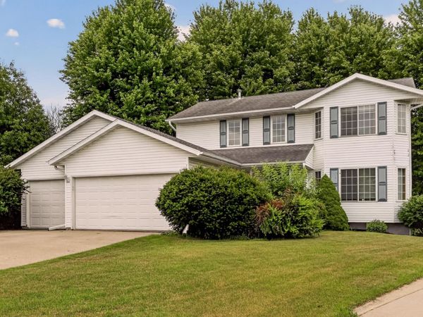 931 Pine Court NE, Pine Island, MN 55963
