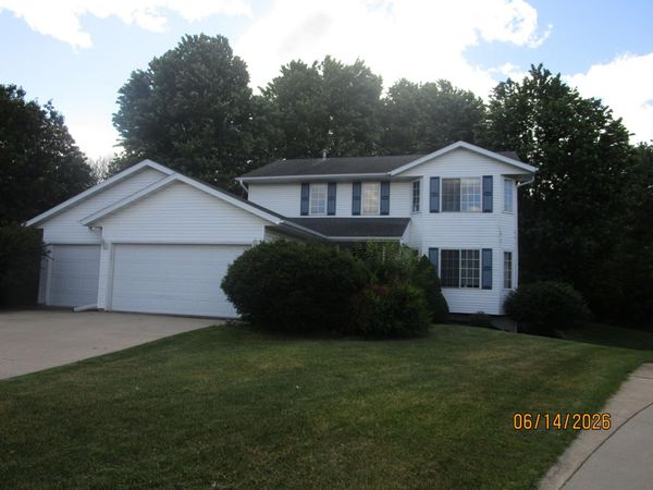 931 Pine Court NE, Pine Island, MN 55963