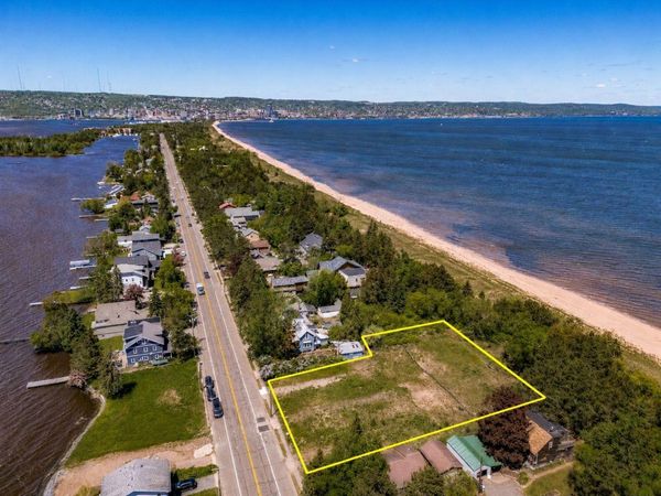 29XX S Lake Avenue , Duluth, MN 55802