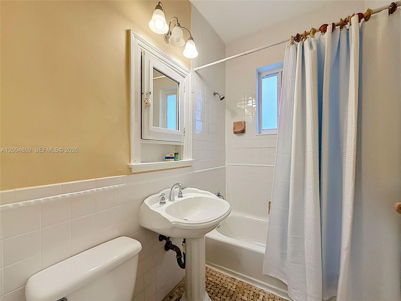 1029 Harrison St, Hollywood, FL 33019 Photo