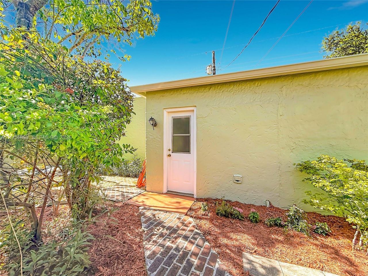 1029 Harrison St, Hollywood, FL 33019 Photo