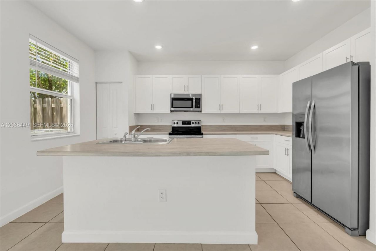 2683 SE 12th St , Homestead, FL 33035 Photo