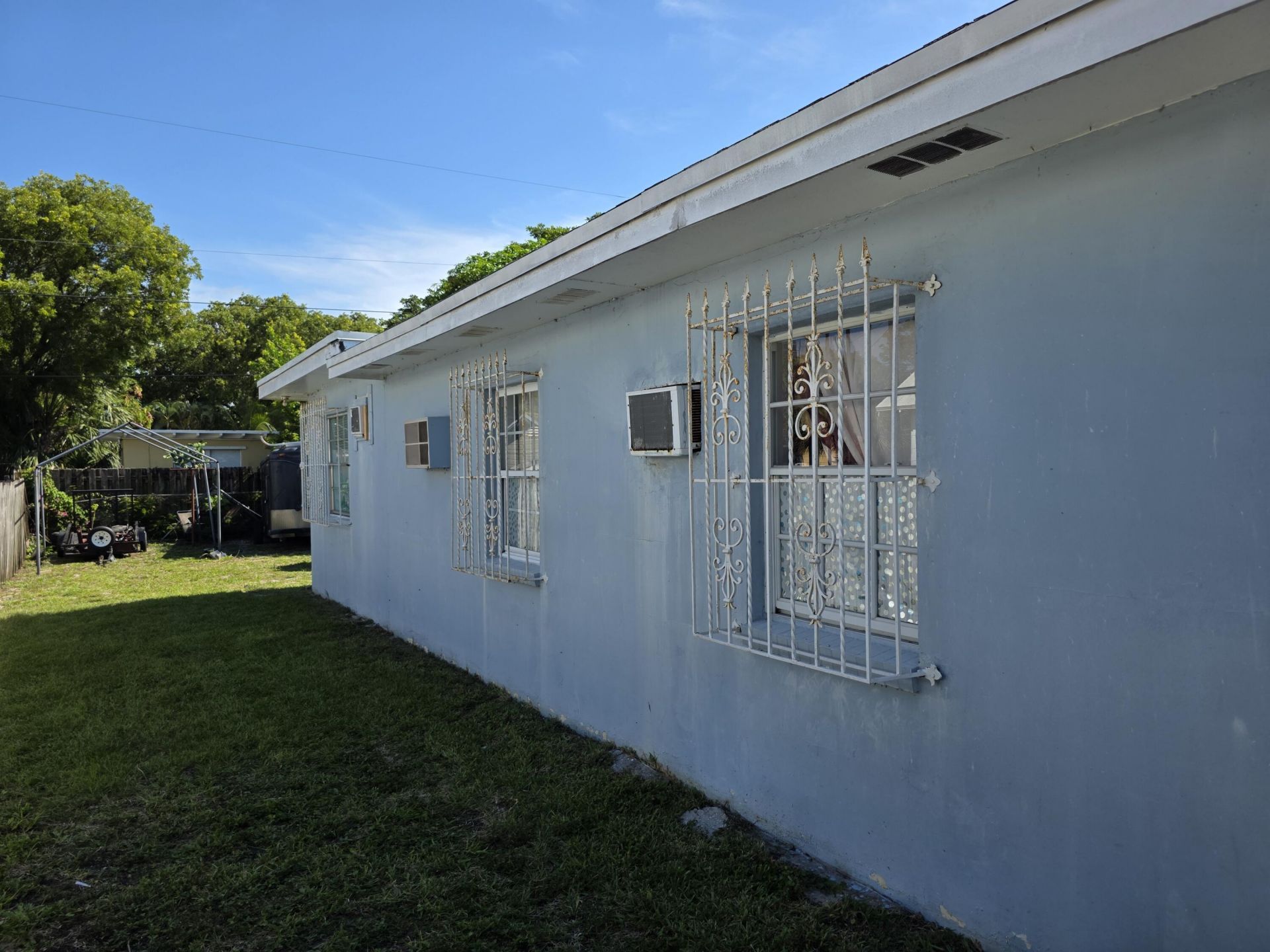 528 49th Street, West Palm Beach, FL 33407 Photo