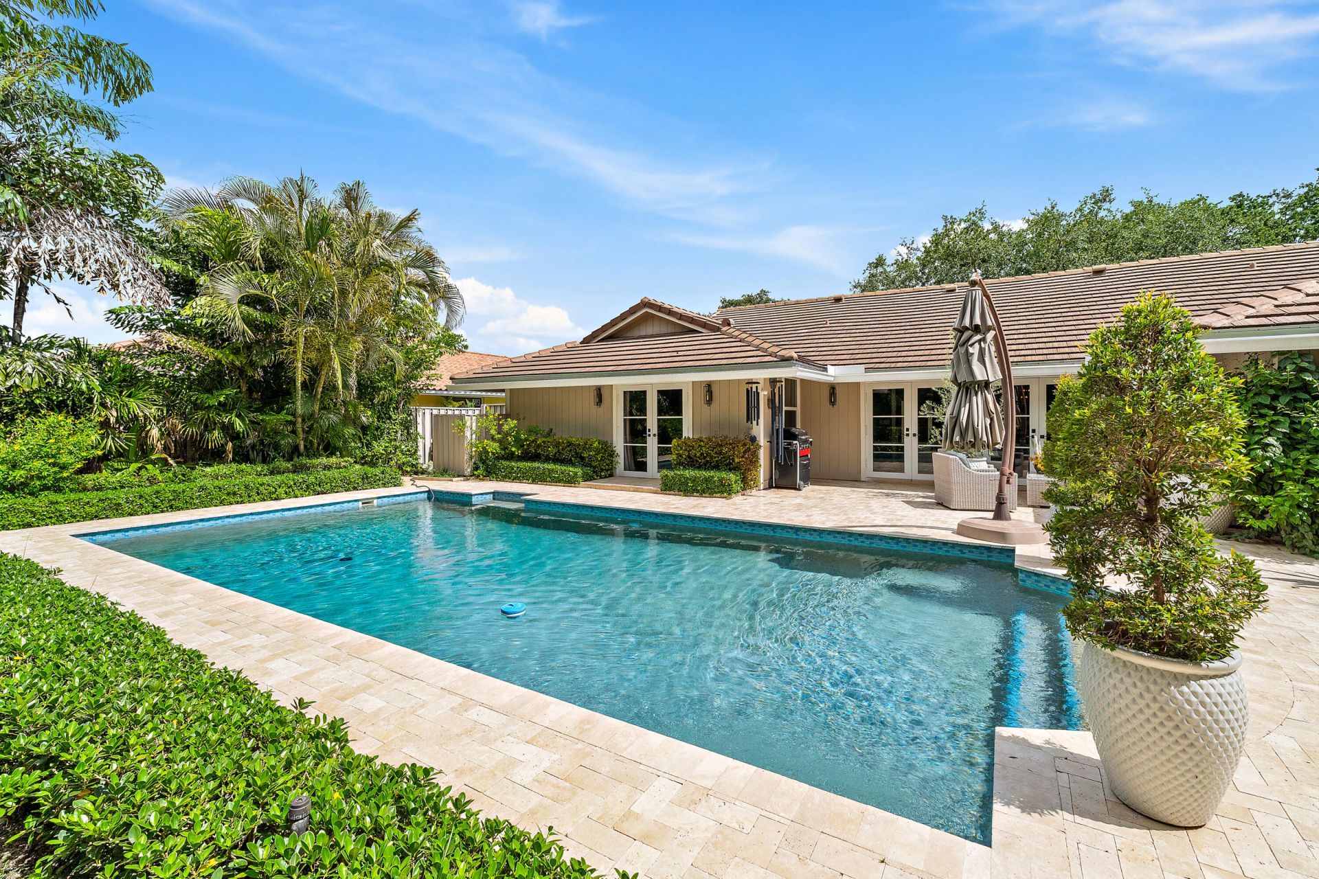 10 Bentwood Road, Palm Beach Gardens, FL 33418 Photo