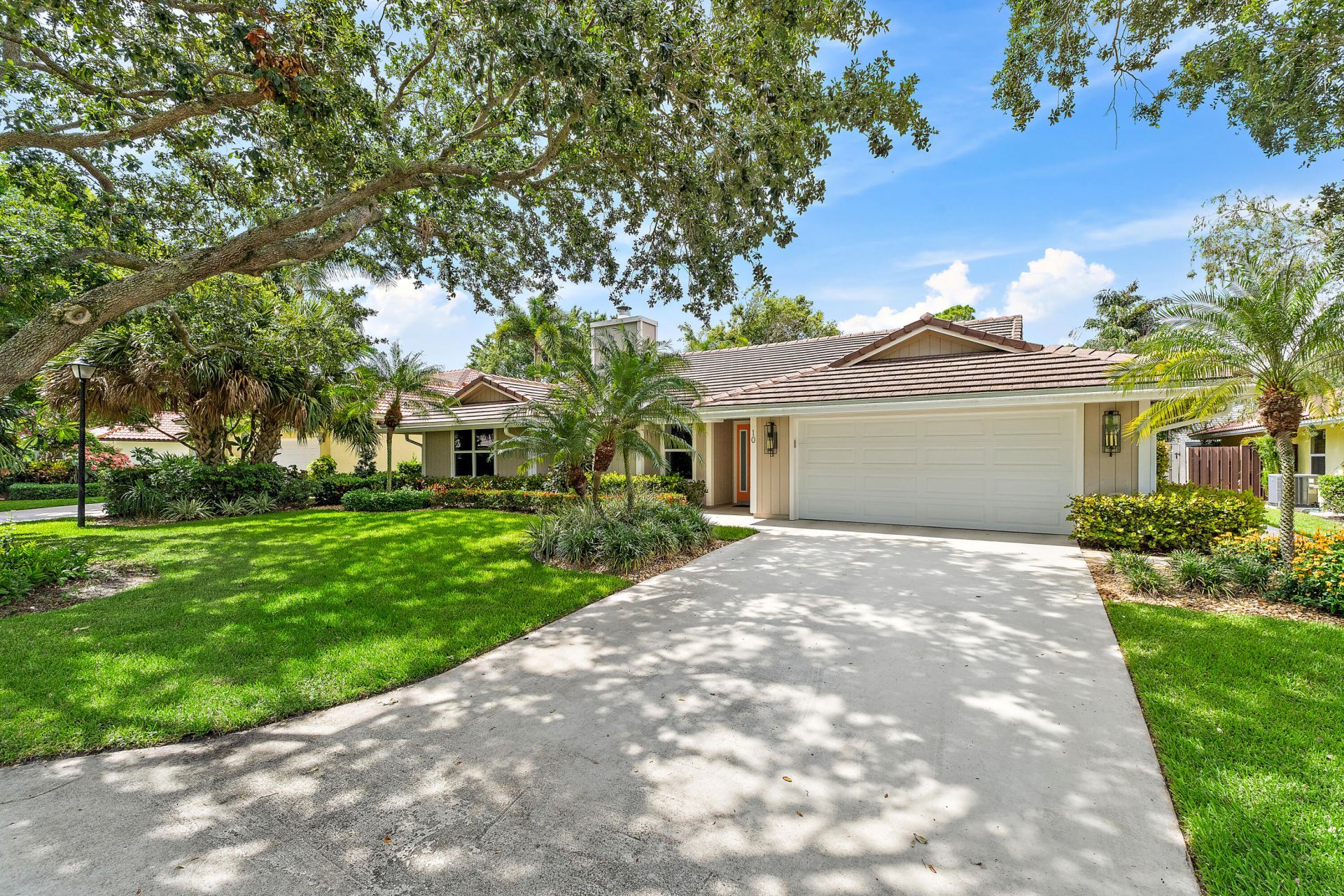10 Bentwood Road, Palm Beach Gardens, FL 33418 Photo