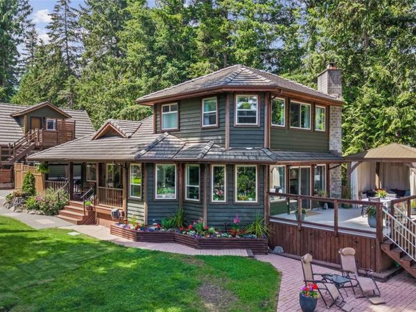 7764 Ships Point Rd, Fanny Bay, BC V0R 1W0