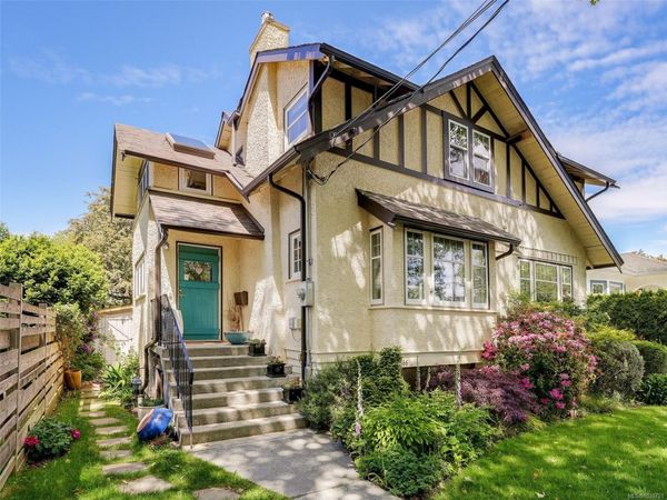 2366 Zela St , Oak Bay, BC V8S 2X2