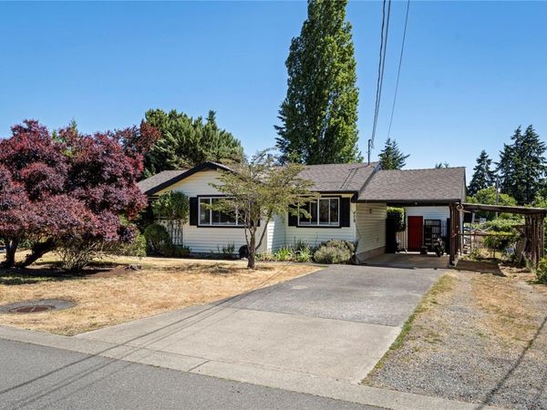 408 Young St , Parksville, BC V9P 1C3