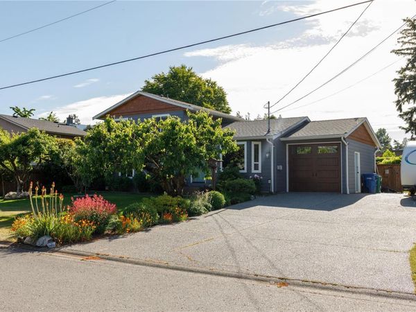 2177 Lancashire Ave , Nanaimo, BC V9S 5P6