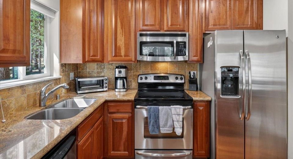1894 Normuk Street, South Lake Tahoe, CA 96150 Photo