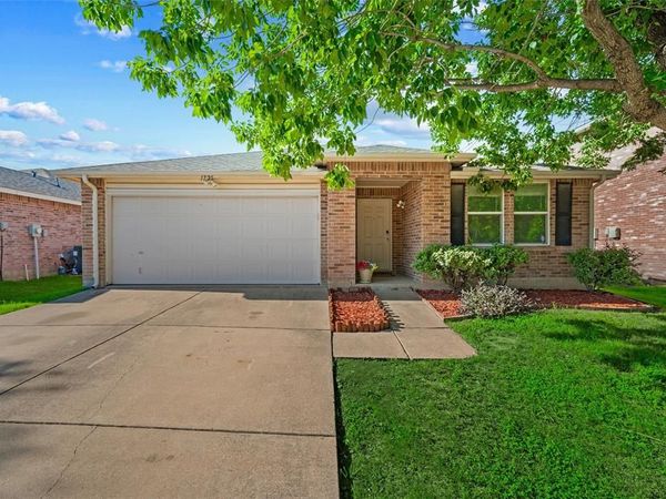 1725 Sierra Meadow Lane, Fort Worth, TX 76247